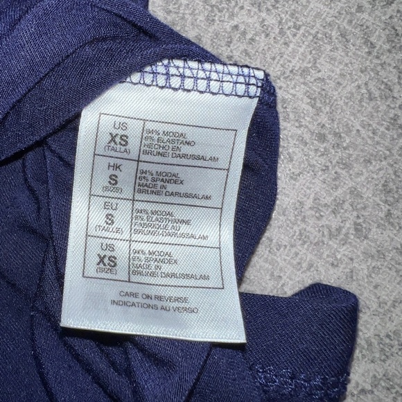 Disney Parks Snow White Navy Blue XS T Shirt - Picture 5 of 5